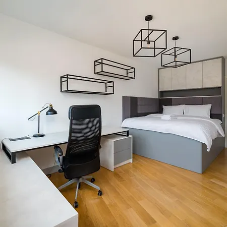 Wronia Business Deluxe By Bookinghost * ורשה